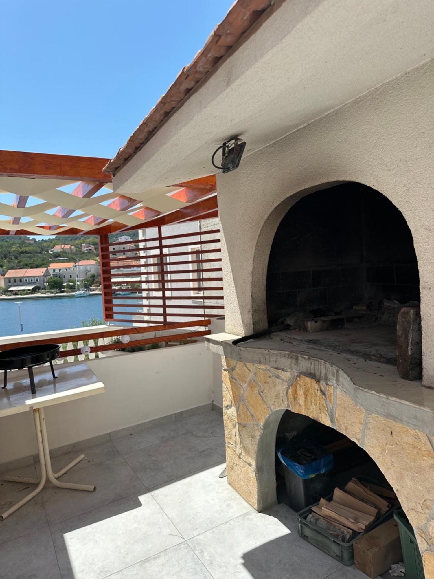 Apartmani Sali Seaview エクステリア 写真